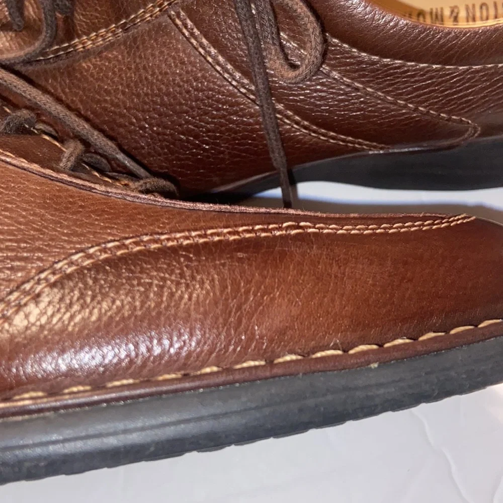 Johnston & Murphy sheepskin brown dress shoes size 9 1/2 with extra laces
